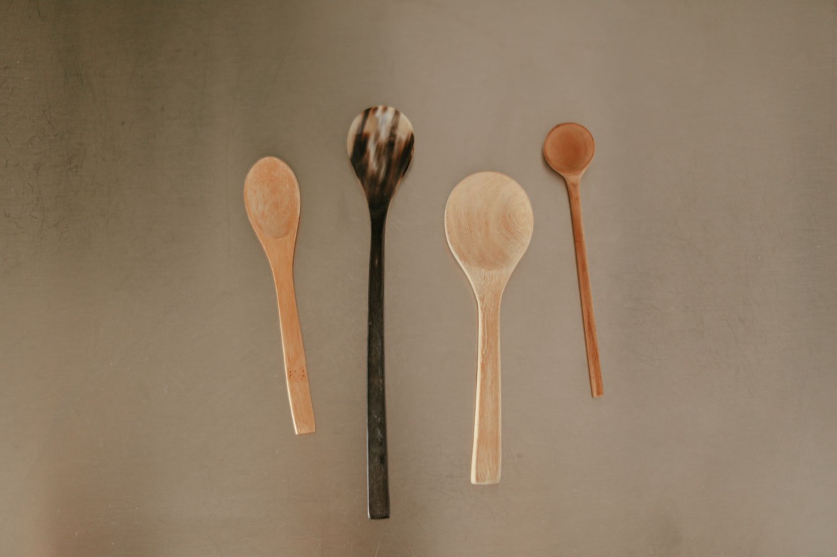Houten lepels voor babyvoeding
